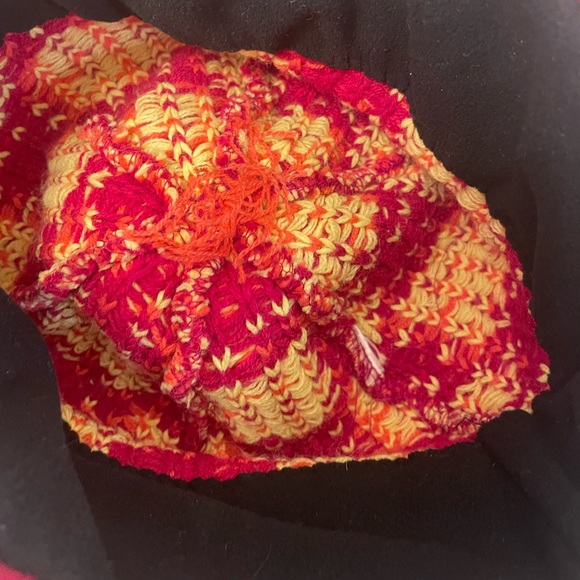 Bula toque with Pom Pom - Picture 6 of 7